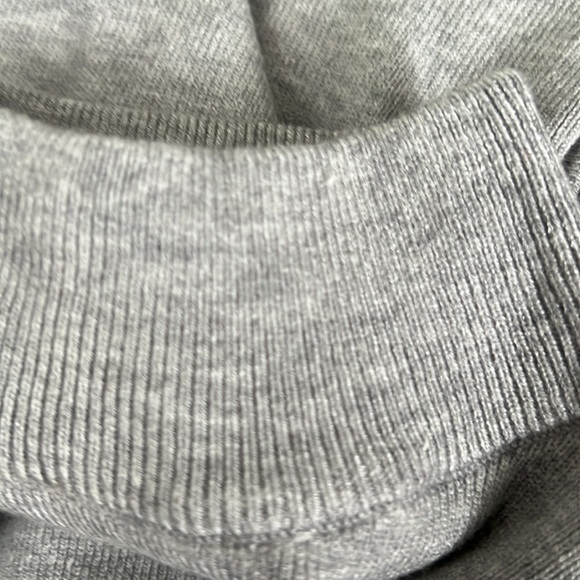 Cara Santana Nine West sweater tank top - Picture 9 of 9